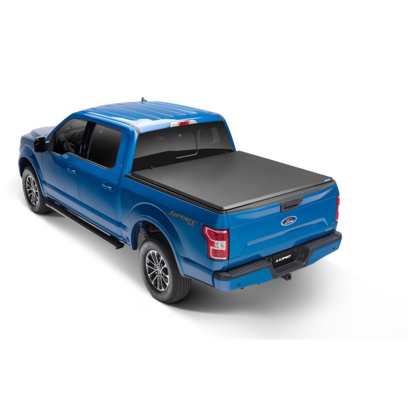 Lund 21-22 Ford F-150 (5.5ft. Bed) Hard Fold Tonneau Cover - Black