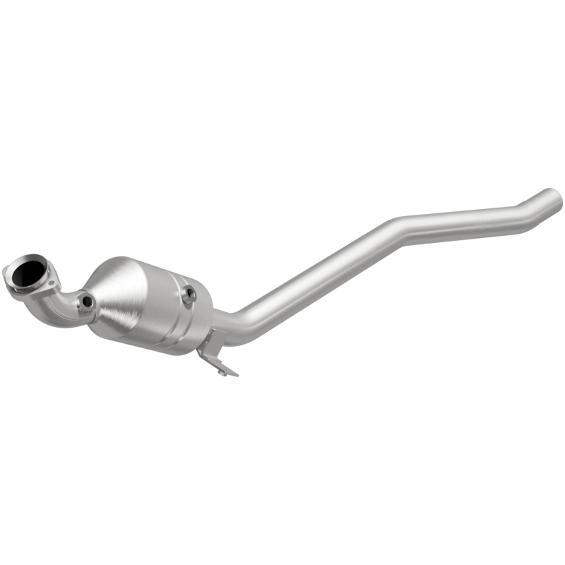 Magnaflow Conv DF 2006-2011 R350 3.5 L Underbody