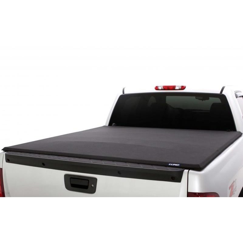 Lund 15-18 Ford F-150 (5.5ft. Bed) Genesis Elite Tri-Fold Tonneau Cover - Black