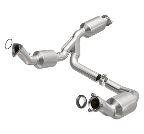 MagnaFlow 2021 Chevrolet Express 2500 4.3L Underbody Direct-Fit Catalytic Converter