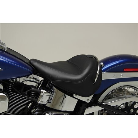 Mustang 05-17 Harley Deluxe(w/ Standard Rack) Wide Touring Solo Seat w/Driver Backrest - Black