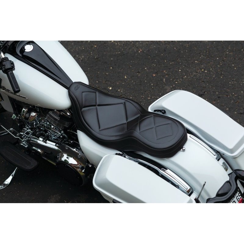 Mustang 08-21 Honda Electra Glide, Rd Glide,Rd King, Str Glide Super Tripper 1PC Seat Carbon - Black