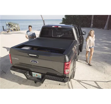 Roll-N-Lock 17-19 Ford F-250/F-350 Super Duty 80-3/8in E-Series Retractable Tonneau Cover