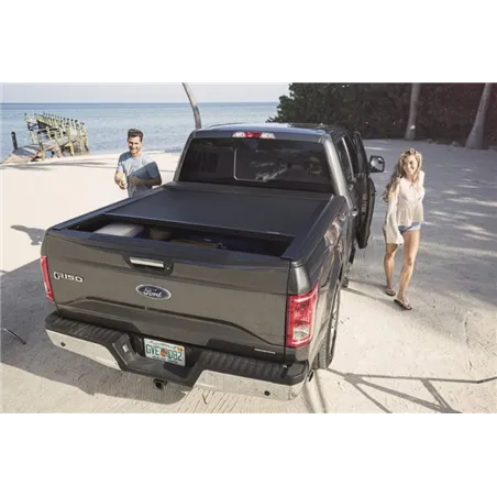 Roll-N-Lock 17-19 Ford F-250/F-350 Super Duty 80-3/8in E-Series Retractable Tonneau Cover